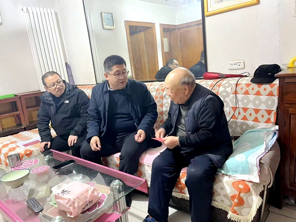 马中豪  慰问  1.jpg